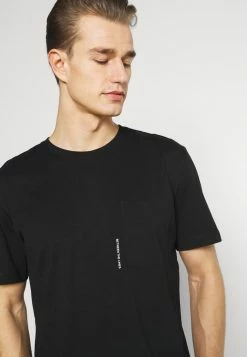 Top 10 👍 Selected Homme SLHRELAXFREDDIE POCKET ONECK - T-shirt Imprimé - Black ✔️ -Selected Homme Soldes Boutique 1106a3649365472a8db8e54845db3e60