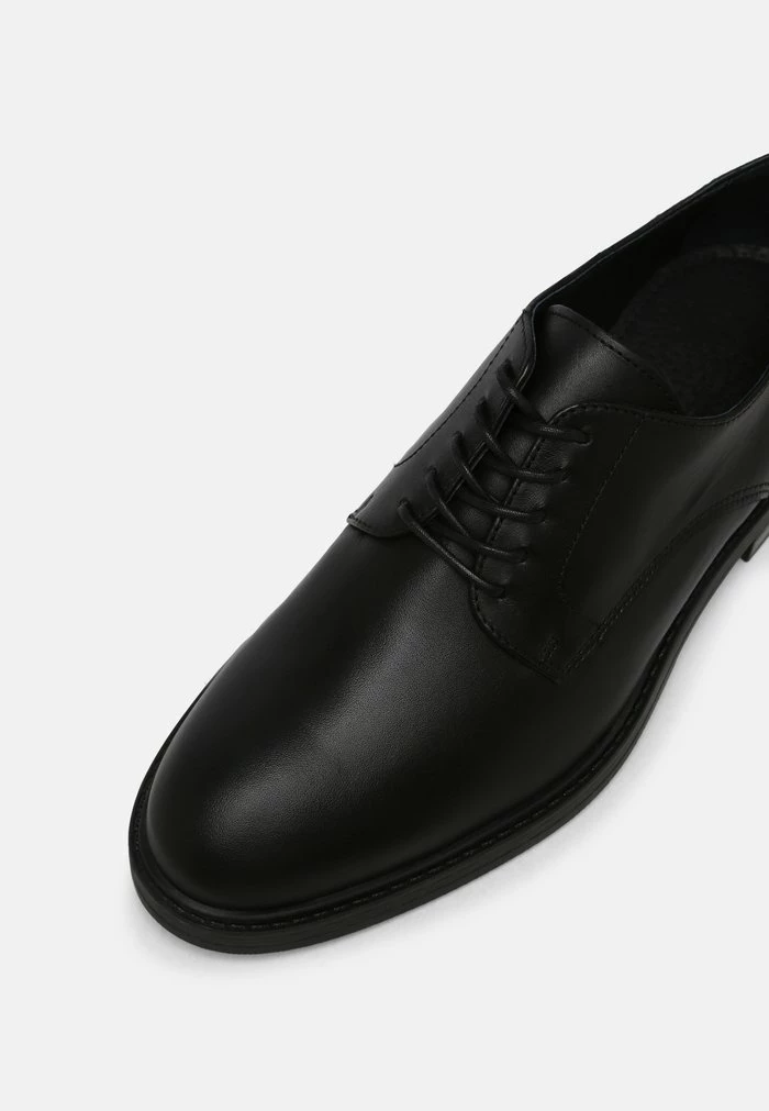 Grosses soldes 🥰 Selected Homme SLHBLAKE DERBY - Derbies - Black 👏 4 Grosses soldes 🥰 Selected Homme SLHBLAKE DERBY - Derbies - Black 👏 – Image 4