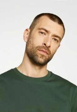 Le moins cher 😀 Selected Homme SLHNORMAN SS O-NECK S NOOS - T-shirt Basique - Sycamore ❤️ -Selected Homme Soldes Boutique 1c2e93eaca1f4eb69f2375ff7799ec94