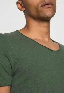 Vente flash 🛒 Selected Homme SLHNEWMERCE O-NECK TEE - T-shirt Basique - Cilantro/melange 💯 -Selected Homme Soldes Boutique 2d858491d9f64396870115f90037b57e