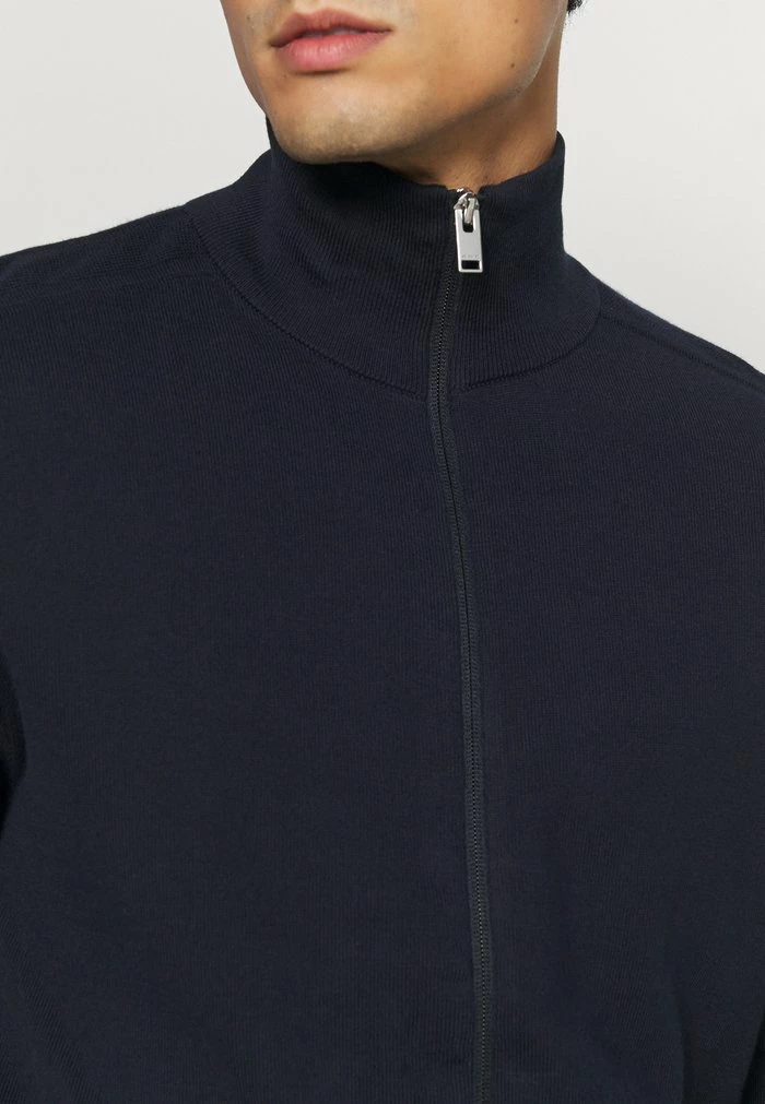 Budget 🎁 Selected Homme SLHBERG FULL ZIP CARDIGAN - Gilet - Navy Blazer ✔️ 5 Budget 🎁 Selected Homme SLHBERG FULL ZIP CARDIGAN - Gilet - Navy Blazer ✔️ – Image 5