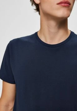Les meilleures critiques de ✨ Selected Homme T-shirt Basique - Navy Blazer 🌟 -Selected Homme Soldes Boutique 35dadbe82883470b92327f2594e79e0e
