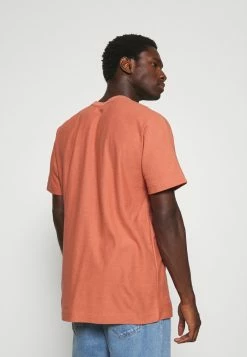 Offres 🌟 Selected Homme SLHRELAXALBION O NECK TEE - T-shirt Basique - Light Mahogany ⌛ -Selected Homme Soldes Boutique 3b49ecae91f64d0e8deca6e49ab05b5d
