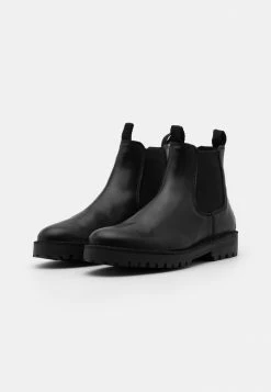 Budget 🛒 Selected Homme SLHRICKY CHELSEA BOOT - Bottines - Black 🛒 10 Budget 🛒 Selected Homme SLHRICKY CHELSEA BOOT - Bottines - Black 🛒 -Selected Homme Soldes Boutique 3d5ab45dd0d5497690d30ddb9a87e032