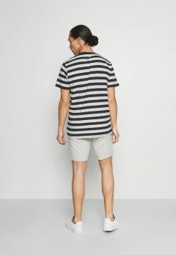 Les meilleures critiques de 🧨 Selected Homme MAXWELL ONECK TEE - T-shirt Imprimé - Sky Captain/melange ⌛ -Selected Homme Soldes Boutique 3ec954cf7f204f849bc992f6fdc46139