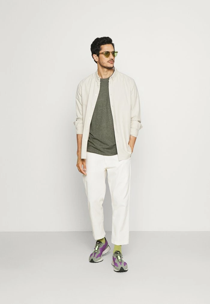 Meilleur prix 🔔 Selected Homme SLHDECKER O NECK TEE - T-shirt Basique - Forest Night 🤩 2 Meilleur prix 🔔 Selected Homme SLHDECKER O NECK TEE - T-shirt Basique - Forest Night 🤩 – Image 2