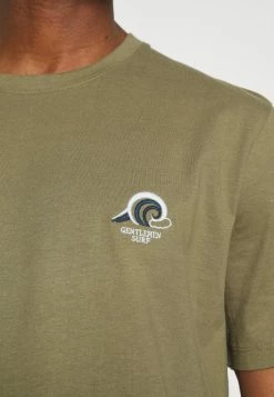 Offres 💯 Selected Homme SLHFATE CAMP O NECK TEE - T-shirt Imprimé - Dusky Green ⭐ -Selected Homme Soldes Boutique 530db72906164c0cbdf67dbcc6e1ab0b