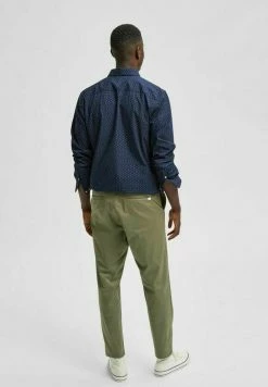 Top 10 ✨ Selected Homme SLHSLIM TAPEREPTON FLEX PANTS - Chino - Deep Lichen Green ⭐ -Selected Homme Soldes Boutique 53251ae895334da7987a1ac4c4a20cce