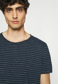 Coupon ⭐ Selected Homme SLHMORGAN STRIPE O NECK TEE - T-shirt Basique - Dark Sapphire/egret 😉 -Selected Homme Soldes Boutique 5583463aa2e94fa4b6b77a946983fdae