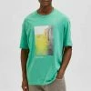 Meilleure vente 💯 Selected Homme SLHLOOSEGUNTHER SS O-NECK - T-shirt Imprimé - Green Spruce 🔔