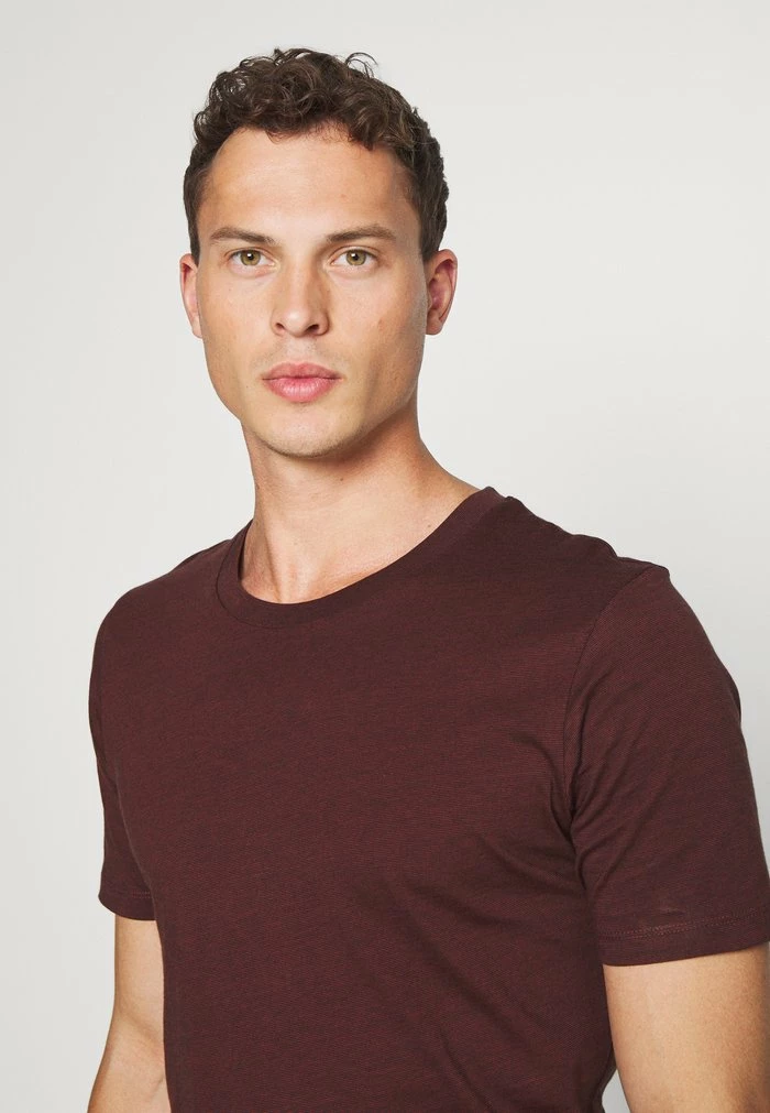 Offres 🛒 Selected Homme SHDTHEPERFECT ONECK TEE - T-shirt Imprimé - Black ❤️ 4 Offres 🛒 Selected Homme SHDTHEPERFECT ONECK TEE - T-shirt Imprimé - Black ❤️ – Image 4