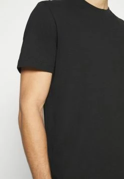 Meilleur prix ✔️ Selected Homme SLHNORMAN SS O-NECK S NOOS - T-shirt Basique - Black 🥰 -Selected Homme Soldes Boutique 6cd252ff85bc417fadad9c7058e13721
