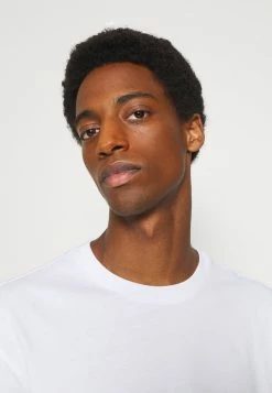 Meilleure vente ❤️ Selected Homme SLHLOOSEGILMAN O NECK TEE - T-shirt Basique - Bright White 💯 -Selected Homme Soldes Boutique 6f20042d79944864b577aaf2d1bb581f