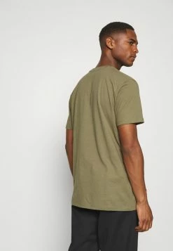 Offres 💯 Selected Homme SLHFATE CAMP O NECK TEE - T-shirt Imprimé - Dusky Green ⭐ -Selected Homme Soldes Boutique 7c2f8957b0f348168d39187d68d15423