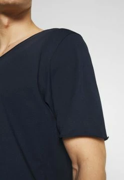 Offres 😍 Selected Homme SLHWYATT O NECK TEE - T-shirt Basique - Navy Blazer 🧨 -Selected Homme Soldes Boutique 8e2f9b32331e4d2abdd9bb1261050a08
