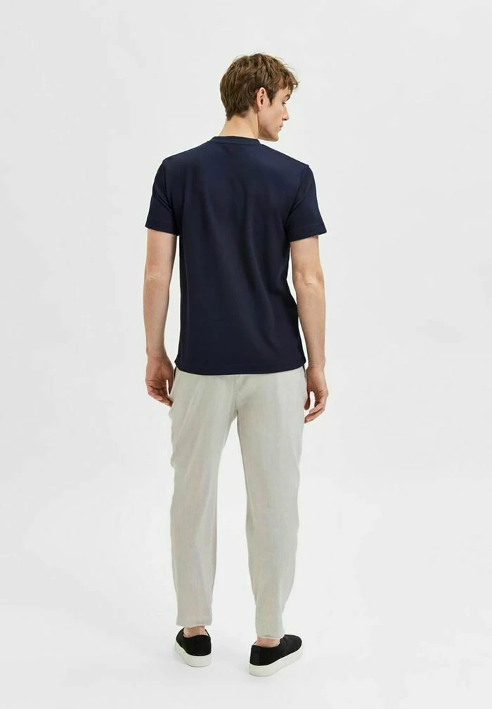 Acheter 🌟 Selected Homme T-shirt Basique - Sky Captain 👏 3 Acheter 🌟 Selected Homme T-shirt Basique - Sky Captain 👏 – Image 3