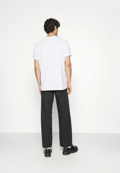 De gros 👏 Selected Homme SLHLOOSE FLEX - Chino - Black 🌟 -Selected Homme Soldes Boutique 8f430f7625164da29086c84982a8a62b