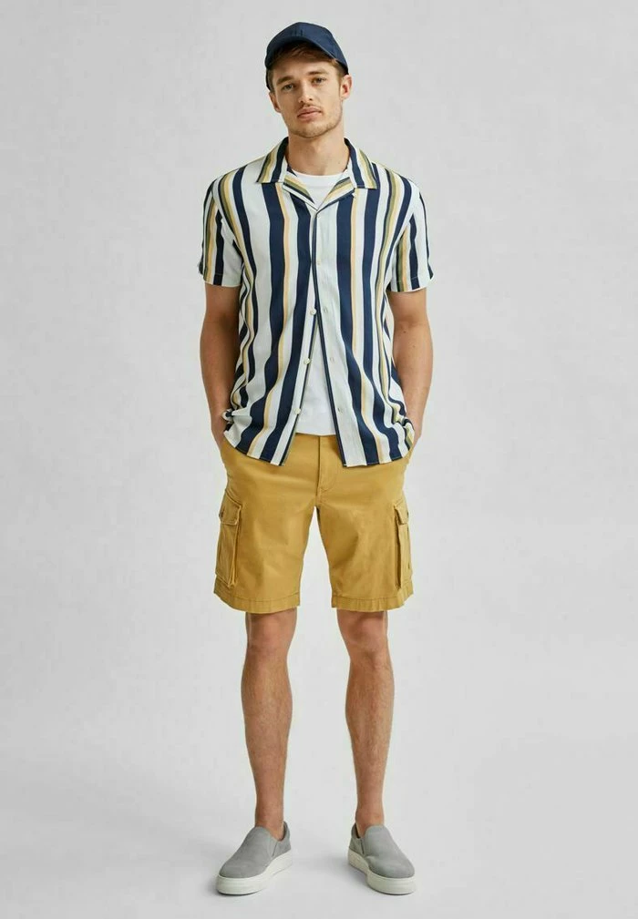 Nouveau 🤩 Selected Homme Short - Mustard Gold 🎁 2 Nouveau 🤩 Selected Homme Short - Mustard Gold 🎁 – Image 2