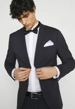 Acheter đ„° Selected Homme SLHSLIM MYLOLOGAN CROP SUIT - Costume - Navy Blazer â 21 Acheter đ„° Selected Homme SLHSLIM MYLOLOGAN CROP SUIT - Costume - Navy Blazer â -Selected Homme Soldes Boutique 9b99227f46f1474ba792db31e3351a90