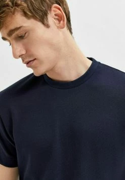 Acheter 🌟 Selected Homme T-shirt Basique - Sky Captain 👏 8 Acheter 🌟 Selected Homme T-shirt Basique - Sky Captain 👏 -Selected Homme Soldes Boutique a0003628af71407ab02173d01d0c269a