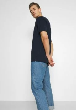 Offres 😍 Selected Homme SLHWYATT O NECK TEE - T-shirt Basique - Navy Blazer 🧨 -Selected Homme Soldes Boutique abbf3407aadd411fa24131d93f70a3d0