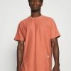 Offres 🌟 Selected Homme SLHRELAXALBION O NECK TEE - T-shirt Basique - Light Mahogany ⌛