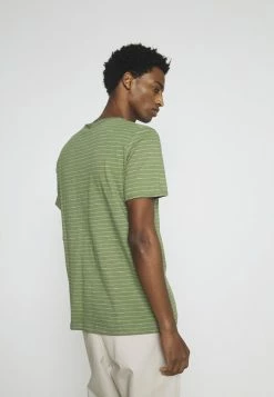 Top 10 🛒 Selected Homme SLHMORGAN STRIPE O NECK TEE - T-shirt Basique - Vineyard Green/egret 🎉 -Selected Homme Soldes Boutique b7e7871331454f099a0b9d66667be2cc