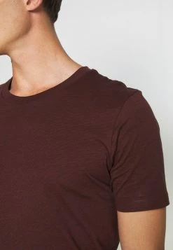 Offres 🛒 Selected Homme SHDTHEPERFECT ONECK TEE - T-shirt Imprimé - Black ❤️ 11 Offres 🛒 Selected Homme SHDTHEPERFECT ONECK TEE - T-shirt Imprimé - Black ❤️ -Selected Homme Soldes Boutique ba08a86f843b45d8b34544fb91cd14d8