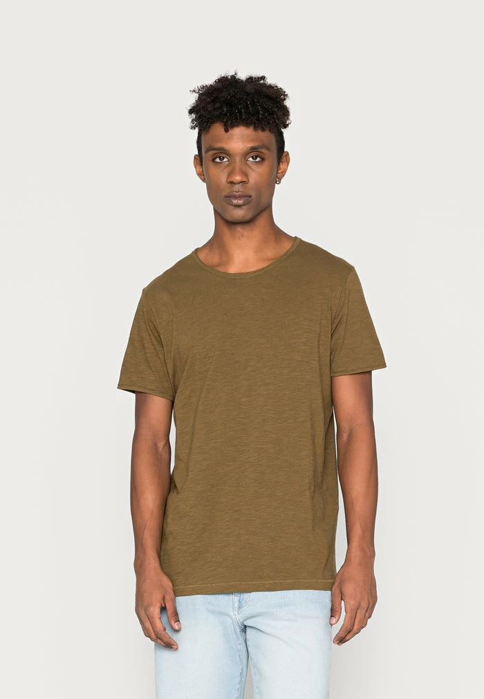 Acheter 🌟 Selected Homme SLHMORGAN O NECK TEE - T-shirt Basique - Dark Olive 👍 1 Acheter 🌟 Selected Homme SLHMORGAN O NECK TEE - T-shirt Basique - Dark Olive 👍