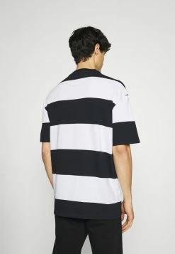 Les meilleures critiques de 😍 Selected Homme SLHLOOSEBOLD - T-shirt Imprimé - Sky Captain/bright White 👍 -Selected Homme Soldes Boutique c3fc0dc9ff594381b7d44acf6a471f4b