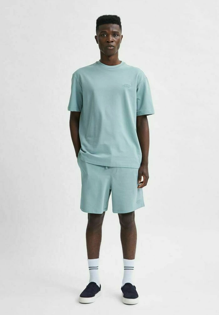 De gros 🛒 Selected Homme T-shirt Basique - Chinois Green 🧨 2 De gros 🛒 Selected Homme T-shirt Basique - Chinois Green 🧨 – Image 2