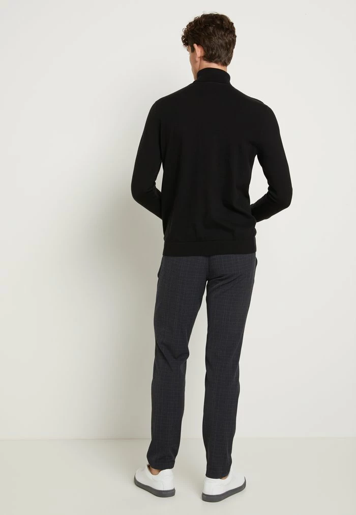 Acheter 🤩 Selected Homme SLHBERG ROLL NECK - Pullover - Black 🔔 3 Acheter 🤩 Selected Homme SLHBERG ROLL NECK - Pullover - Black 🔔 – Image 3