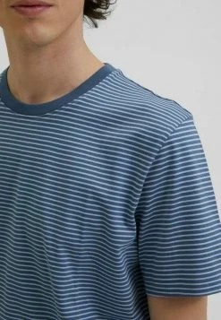 Offres 🧨 Selected Homme SLHNORMAN - T-shirt Imprimé - Bering Sea 🧨 -Selected Homme Soldes Boutique d3920cdc7686426585f5c7fc7b2ff172