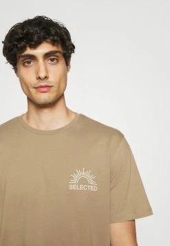 Coupon 😍 Selected Homme SLHRELAXEDMILO ONECK TEE - T-shirt Imprimé - Kelp 💯 11 Coupon 😍 Selected Homme SLHRELAXEDMILO ONECK TEE - T-shirt Imprimé - Kelp 💯 -Selected Homme Soldes Boutique dce5b05d9f184857b0ccbaf5b05d2435