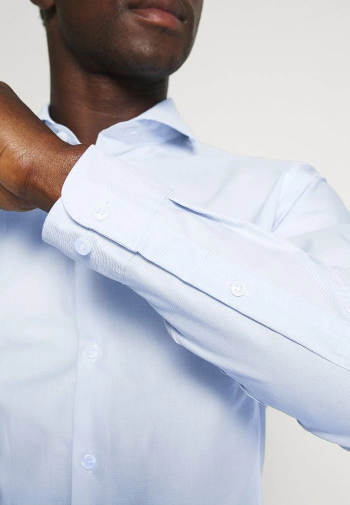 Grosses soldes 🎁 Selected Homme SLHSLIMETHAN CUT AWAY - Chemise Classique - Light Blue 👏 6 Grosses soldes 🎁 Selected Homme SLHSLIMETHAN CUT AWAY - Chemise Classique - Light Blue 👏 – Image 6