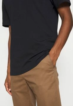 Grosses soldes 🛒 Selected Homme SLHRELAXCOLMAN O NECK - T-shirt Basique - Black 💯 -Selected Homme Soldes Boutique e448afa3dd6d45598339c3c018c7c310