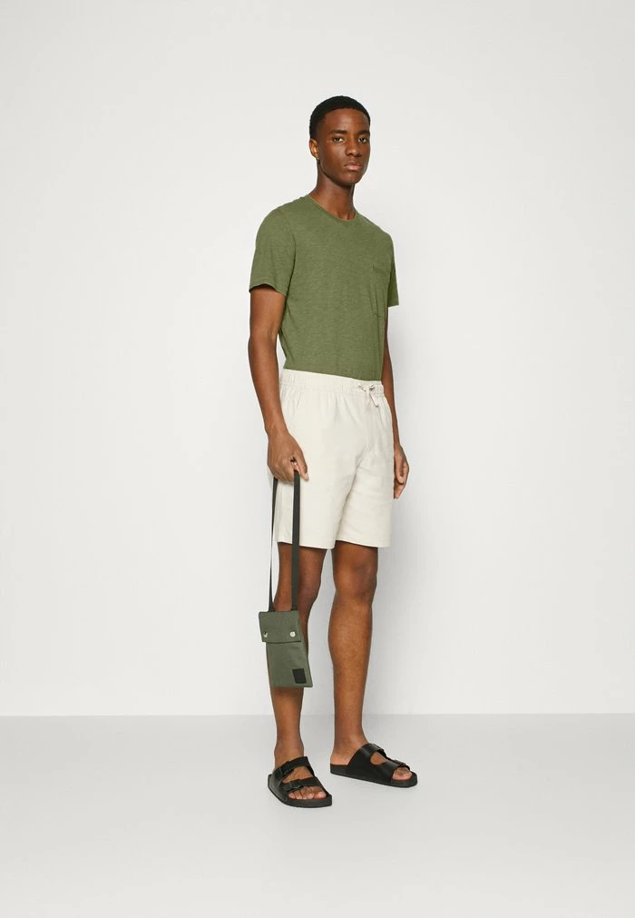 Bon marché ✔️ Selected Homme ROCKFORD TEE - T-shirt Basique - Olivine 🔔 2 Bon marché ✔️ Selected Homme ROCKFORD TEE - T-shirt Basique - Olivine 🔔 – Image 2