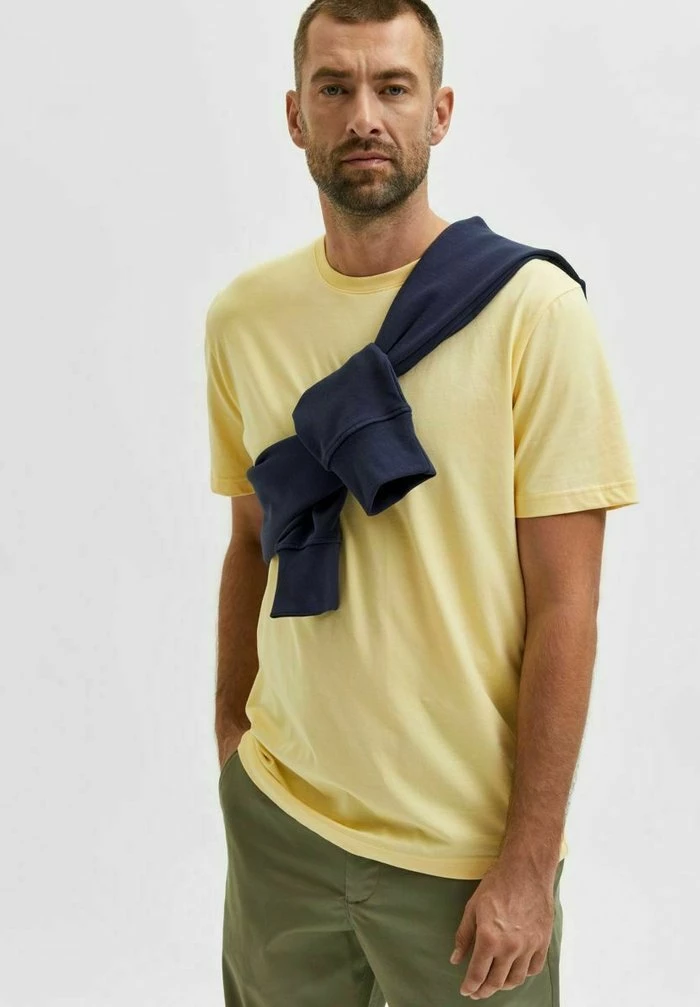 Meilleure vente 🔥 Selected Homme SLHNORMAN SS O-NECK S NOOS - T-shirt Basique - Sunlight 🌟 5 Meilleure vente 🔥 Selected Homme SLHNORMAN SS O-NECK S NOOS - T-shirt Basique - Sunlight 🌟 – Image 5