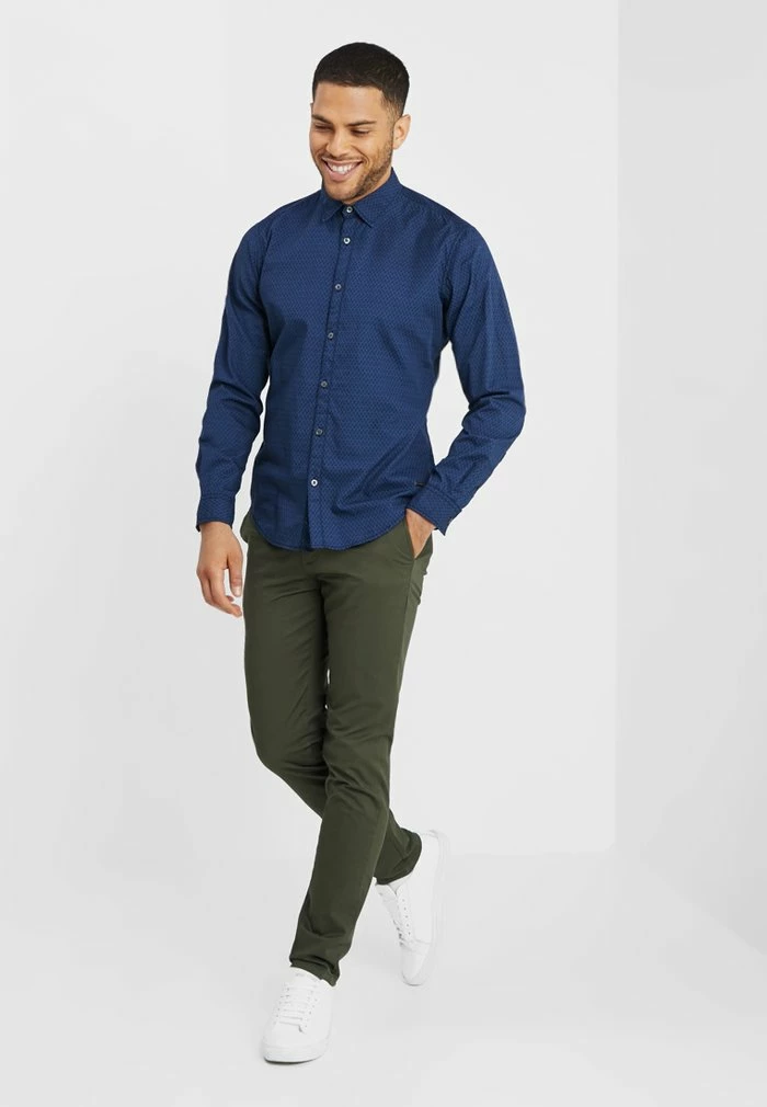 Grosses soldes 😍 Selected Homme SLHSLIM YARD PANTS - Chino - Deep Depths ⭐ 2 Grosses soldes 😍 Selected Homme SLHSLIM YARD PANTS - Chino - Deep Depths ⭐ – Image 2